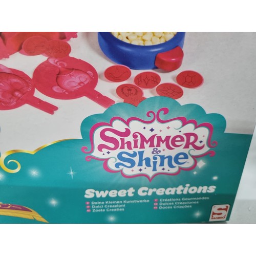 146 - 2 x Nickelodion Shimmer & Shine Sweet Creations