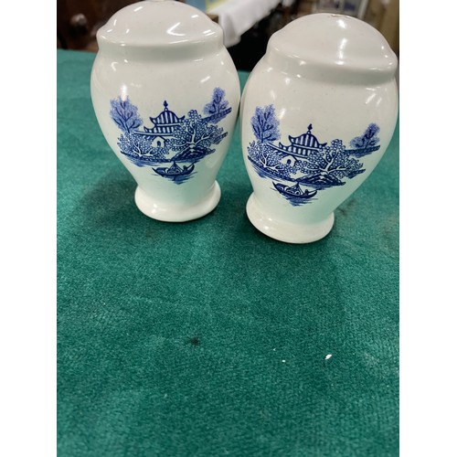 312 - Chinese Transfer printed salt & Pepper Pot