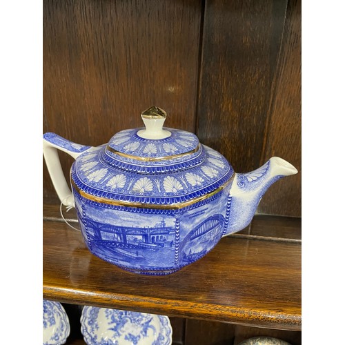 83 - 2 x Pieces Of Mailing Wear Inc Ringtons Tea Pot In A1 Condition