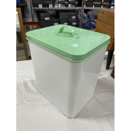 92 - Retro Enameled Bread Bin