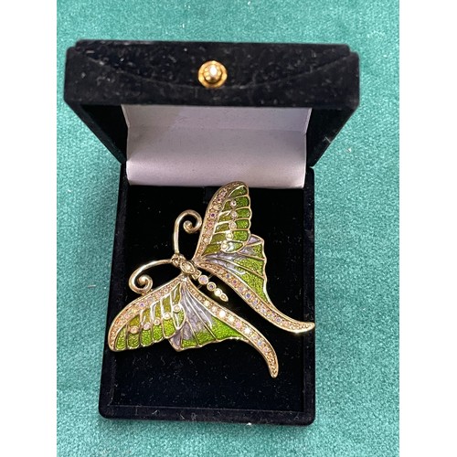 135 - Stunning Butterfly Paste & Gold Tone Brooch