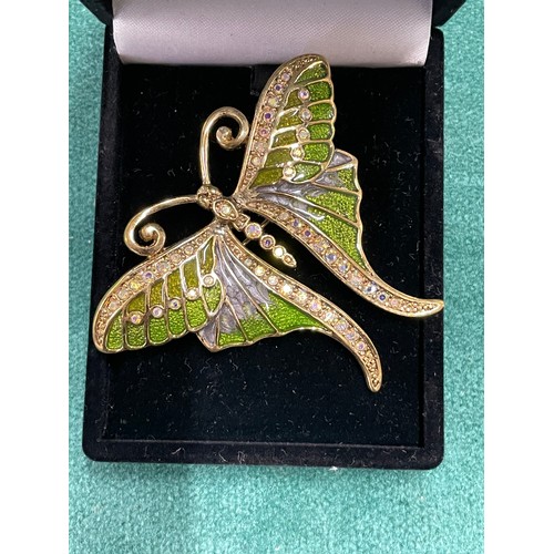 135 - Stunning Butterfly Paste & Gold Tone Brooch