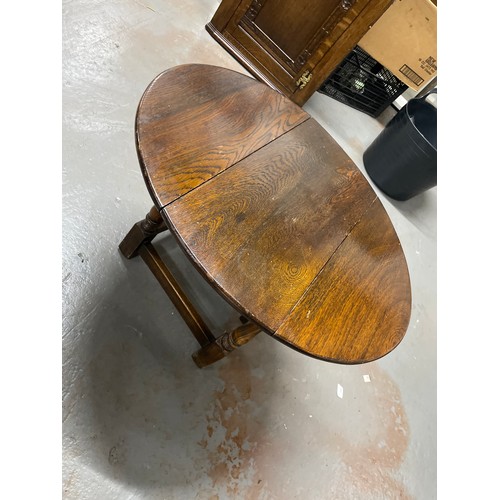 213 - Small Oak Antique Drop leaf Side Table