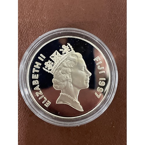 274 - Fiji 1997 Silver $10 Coin weight 20g