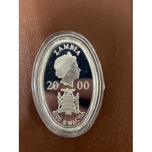 275 - 4000 Kwacha Oval Coin Celebrating Queen Mothers 100 Birthday