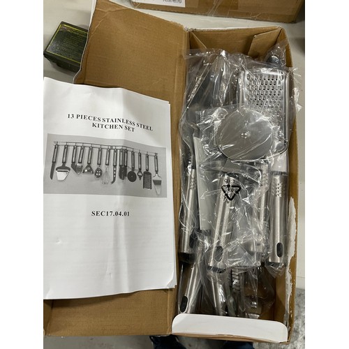 299 - Brand New 13 Pc Cutlery Set