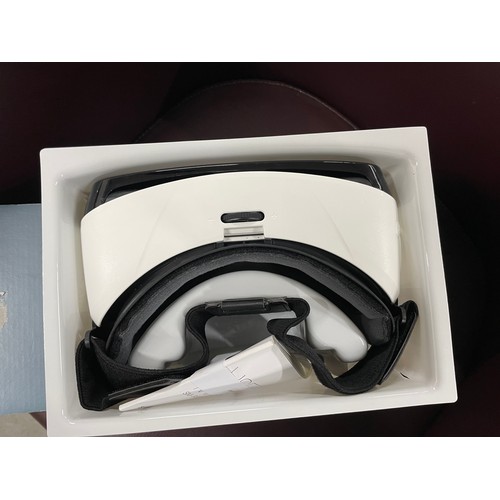 126 - Oculus Samsung Gear VR Headset