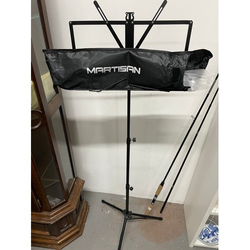 145 - New Fold Away Adjustable Music Stand