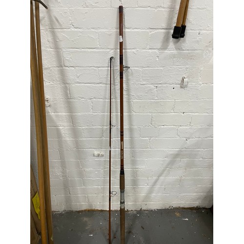 33 - Shakespere 1570-270 Course Fishing Rod