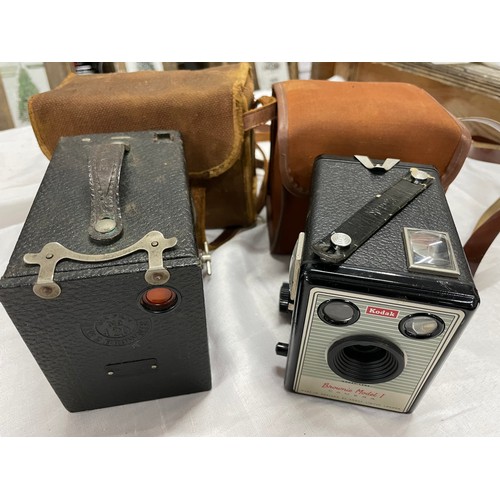 18 - 2 x Vintage Kodak Browne Cameras