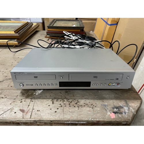 35 - Samsung Combo DVD/VHS Recorder