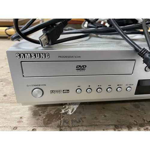 35 - Samsung Combo DVD/VHS Recorder