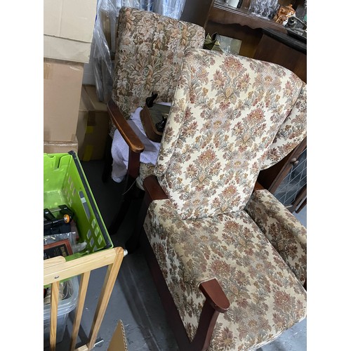 315 - 2 x Vintage Chairs 1 Recliner