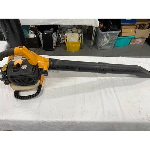 214 - Petrol JCB Leaf Blower