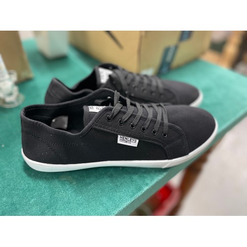 288 - Brand New Pair Of Henleys Connor Canvass Trainers Size 10 In Black