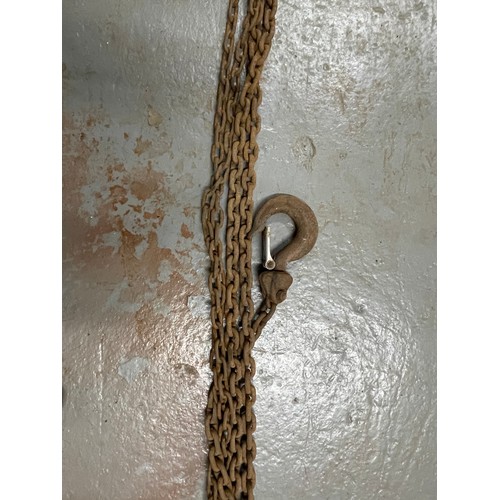 58 - Cast Iron Heavy Duty Hooks & Chain