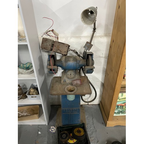 60 - Cast Iron Selecta Grinding Machine Complete With Original Ceramic Lamp (3 Phase)