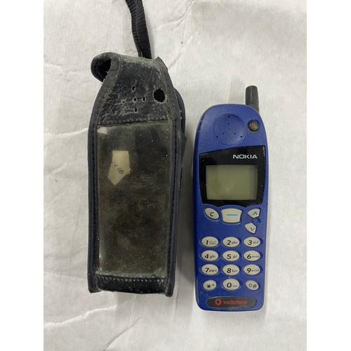 99 - Old Nokia Telephone & Case