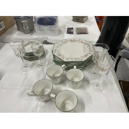 38 - Quantity Of Eternal Beau Dinner Service