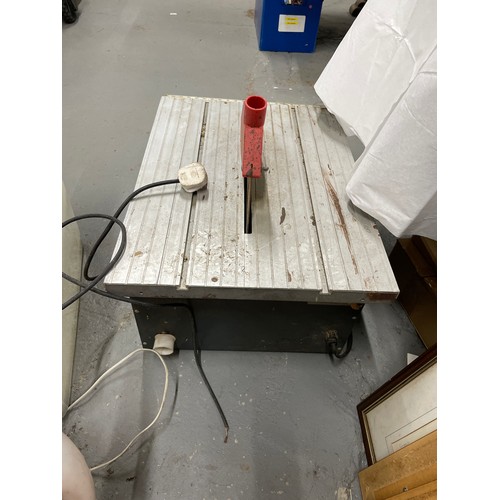 153 - Tabletop Bench Saw Working