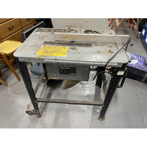 154 - Rexon TS3150A Table Saw Working