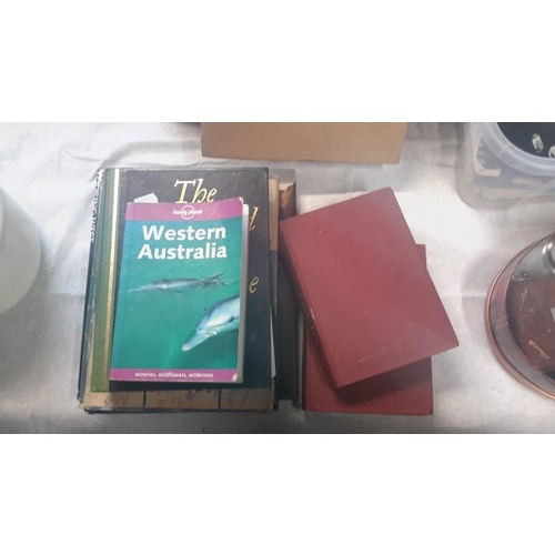 146 - Selection of vintage reference books features western Australia