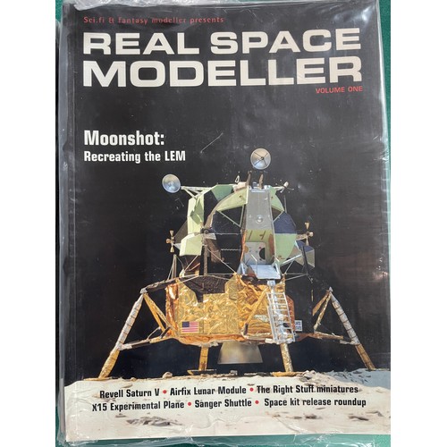 186 - Brand New Sci-Fi Fantasy Modeler Volume 1 x 18 & Volume 8 x 20