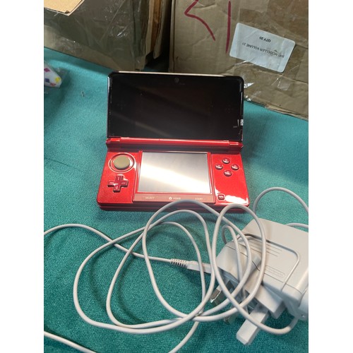 282 - Nintendo 3DS With Charger (Needs Update)