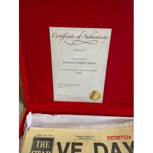 288 - Original VE Day Newspaper With Certificate Of Authenticity & Display Box