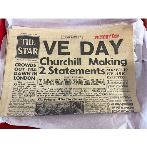 288 - Original VE Day Newspaper With Certificate Of Authenticity & Display Box