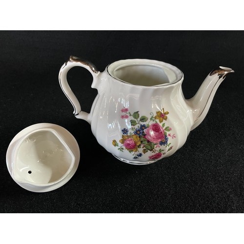 91 - 1950's Sadler Country Rose Teapot (Mint)