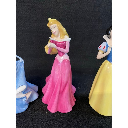 120 - 3 Royal Doulton Disney Figurines Inc Sleeping Beauty, Cinderella & Snow White
No Chips Great Conditi... 