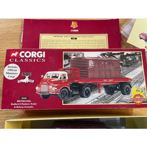 244 - Corgi Classics 20301 British Rail S Platform Trailer & Railway Container