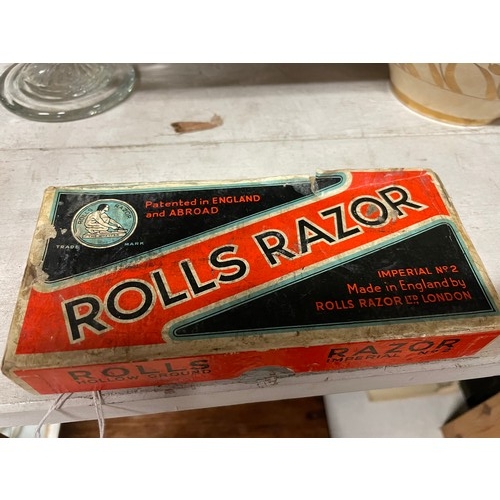 286 - Vintage Rolls Razor In Original Box