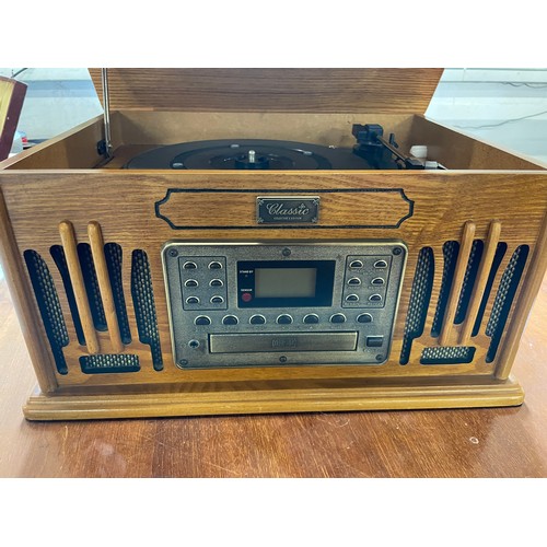 292 - Vintage style - Classic -  record player and record player and radio