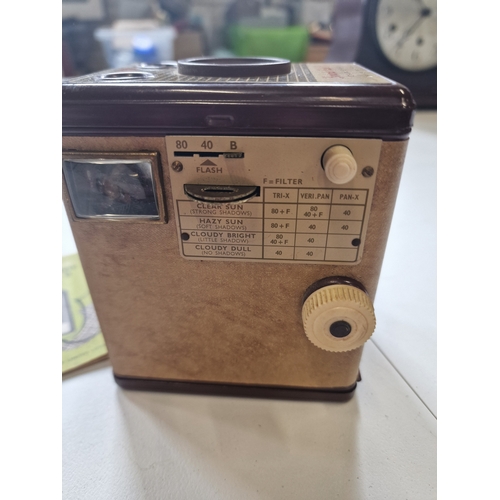 16 - Vintage Kodak brownie flash B