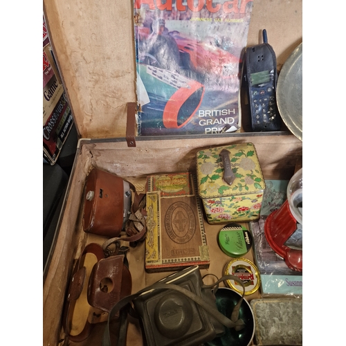 122 - A selection of vintage items including cameras, mobile phone and vintage case.
