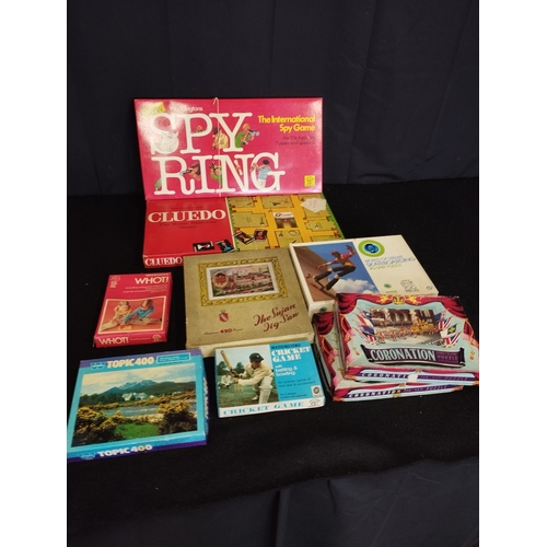 146 - Selection of Vintage Board Games and Jigsaws inc Waddingtons Cluedo and Spy Ring