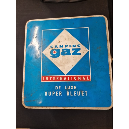 174 - CampingnGas De Luxe Super Bleuet stove.