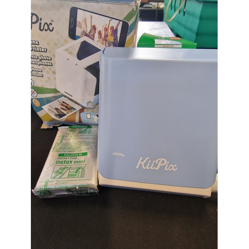 110 - Tomy KiiPix smartphone picture printer