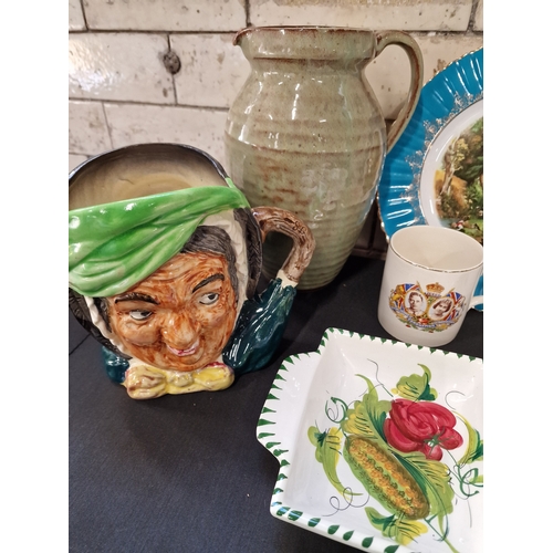 189 - A selection of vintage pottery