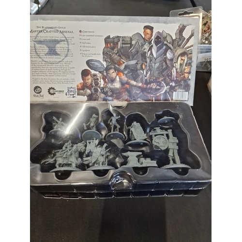 392 - NEW Steamforged Games Guildball Blacksmiths Guild Master Crafted Arsenal Unprimed.