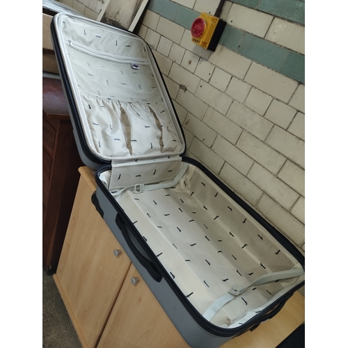 355 - Fiore Hard Bodied Wheeled Suitcase