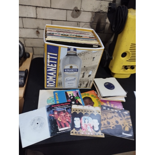 360 - Selection of Vintage Collectable Vinyl Records Albums and Singles Mostly 1980's inc Bowie, Blondie, ... 