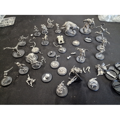 402 - Warhammer mixed bundle of metal figures