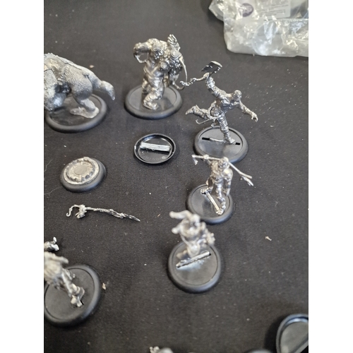 402 - Warhammer mixed bundle of metal figures