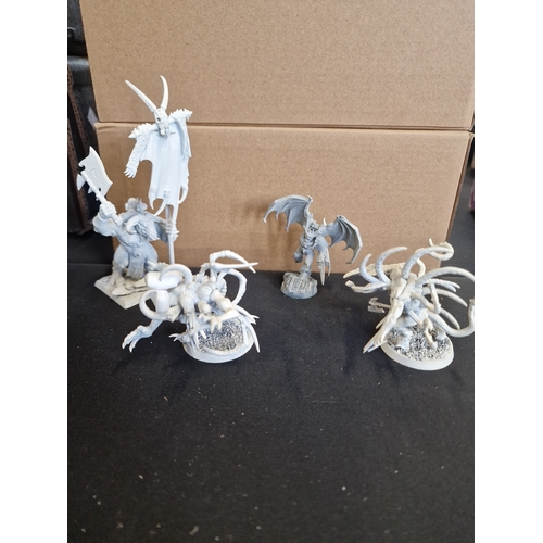 405 - WarHammer 40k resin figures