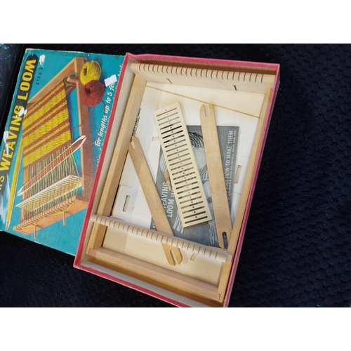 140 - Vintage 1960s Spears Size 2 Weaving Loom in Original Box