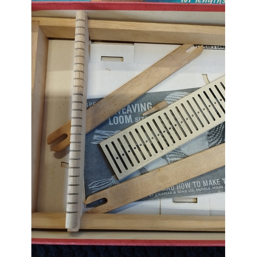 140 - Vintage 1960s Spears Size 2 Weaving Loom in Original Box