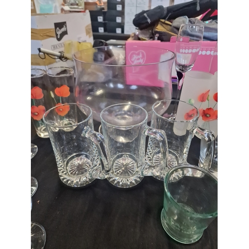 32 - A mixed bundle of mixed glass and large punch bowl or fruit bowl.